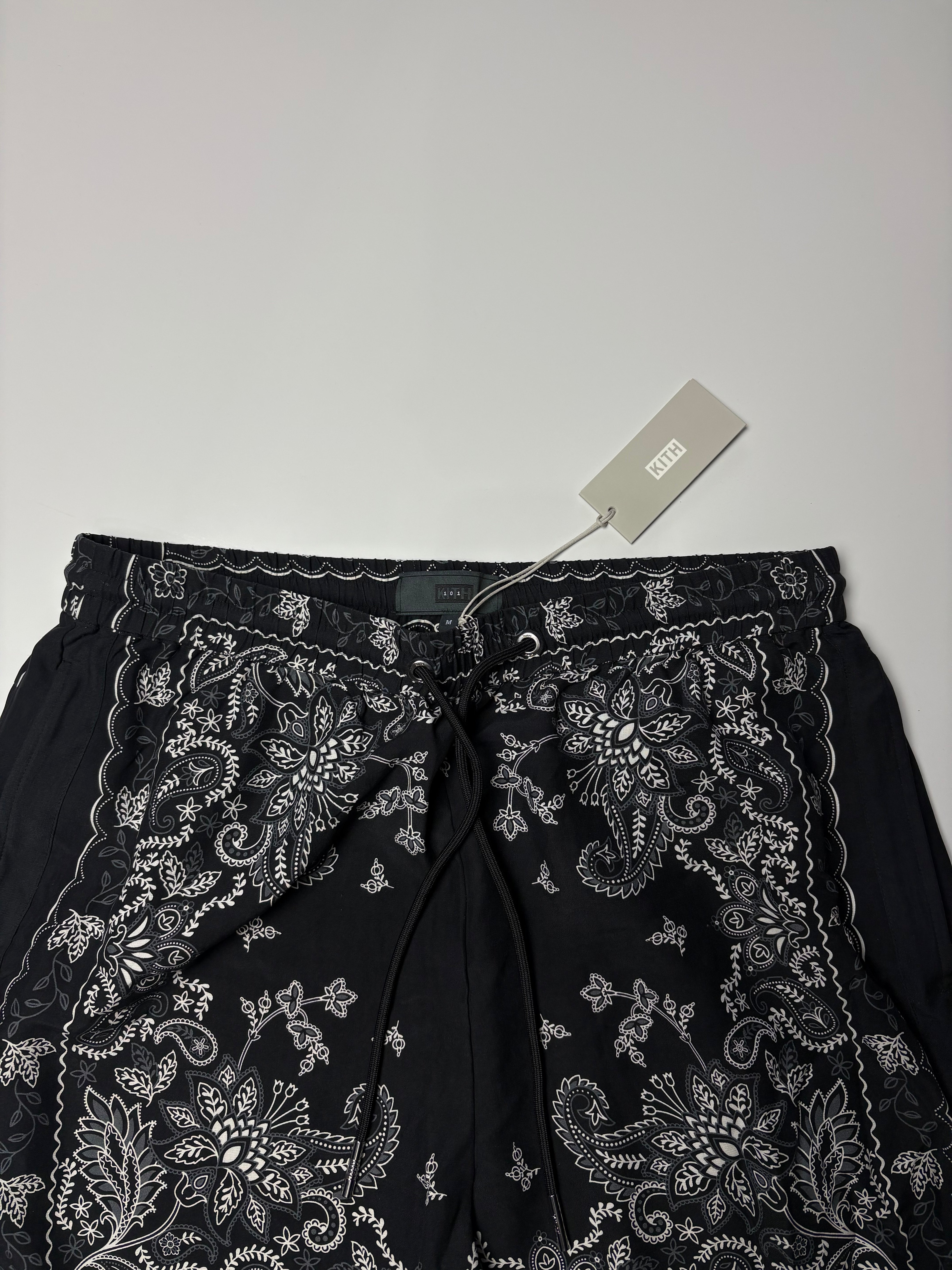 Vintage Floral Bandana Active Shorts