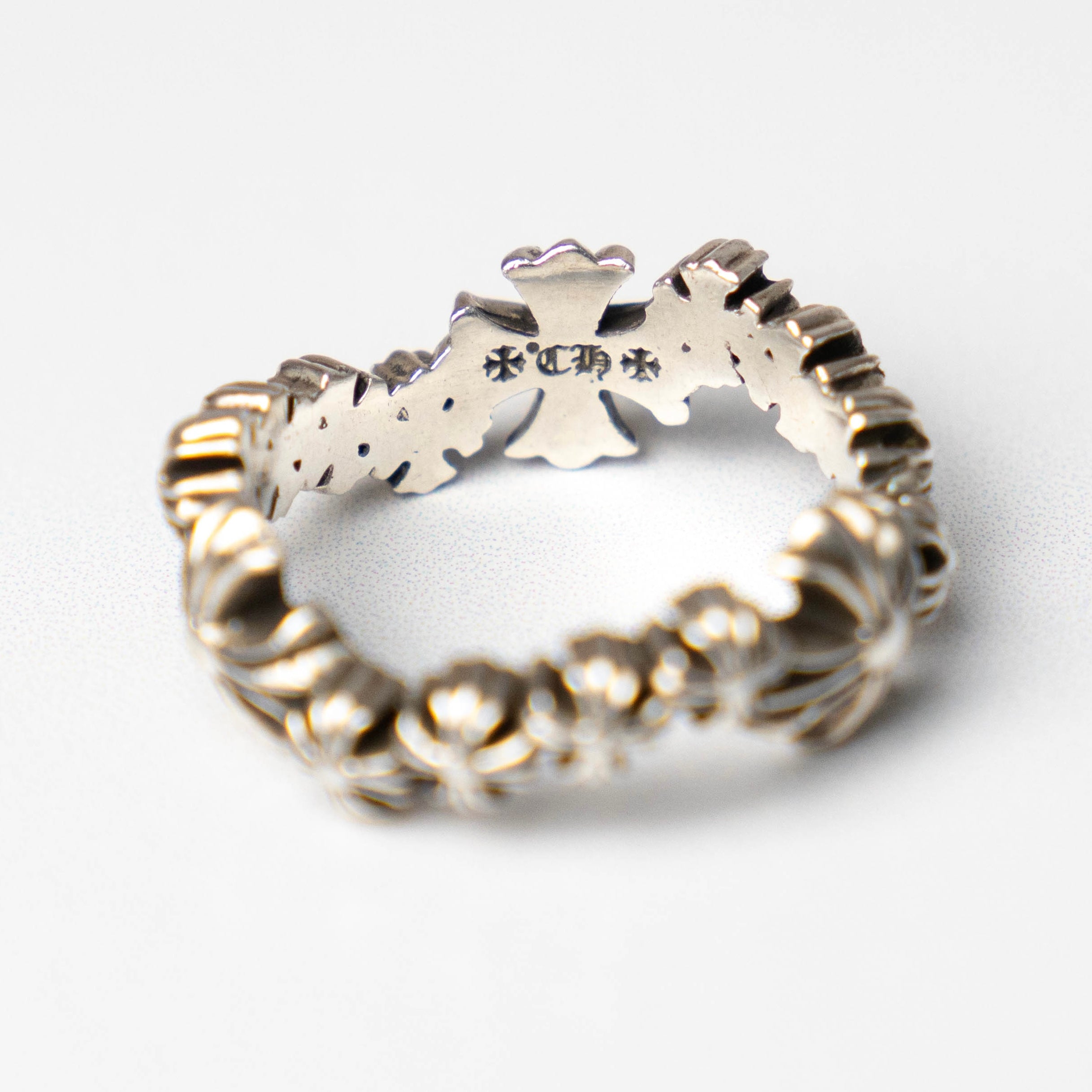 Plus Wave Ring
