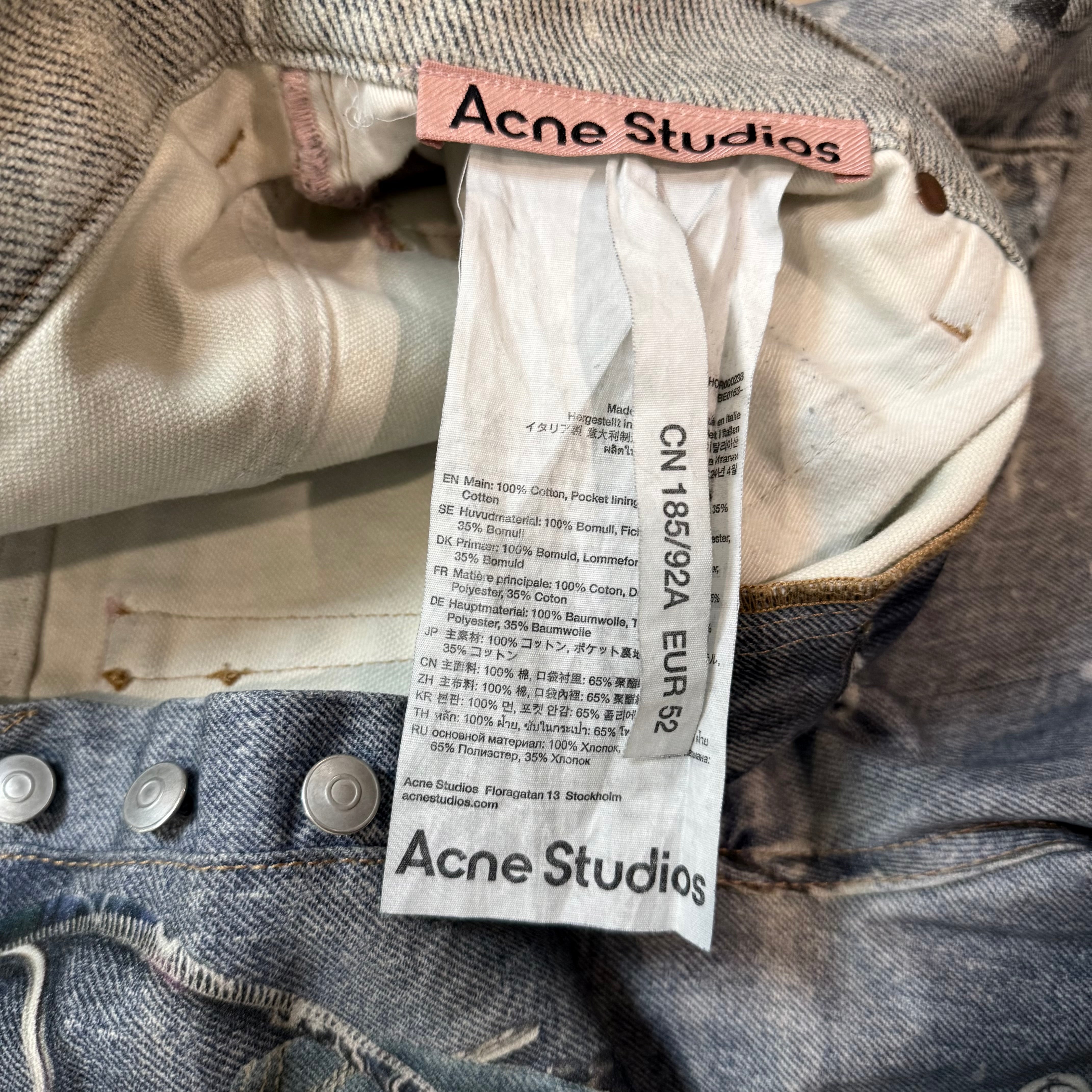 Trompe L’oeil Keychain Denim Shorts